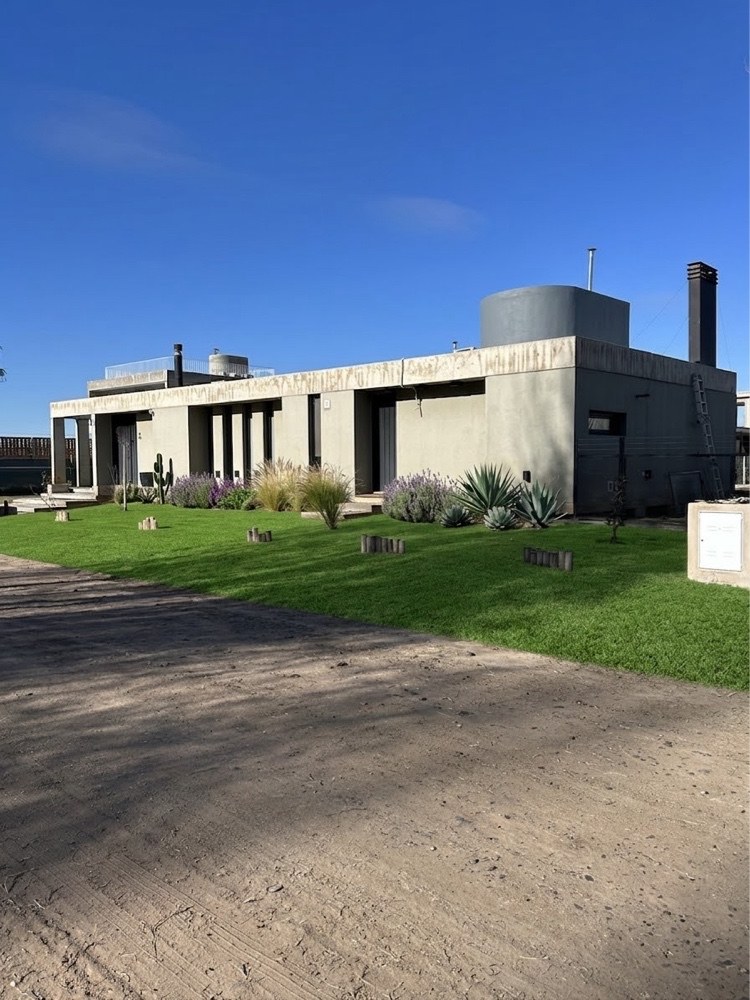 Casa Antonella, vivienda en Neuquén: fotografía de obra